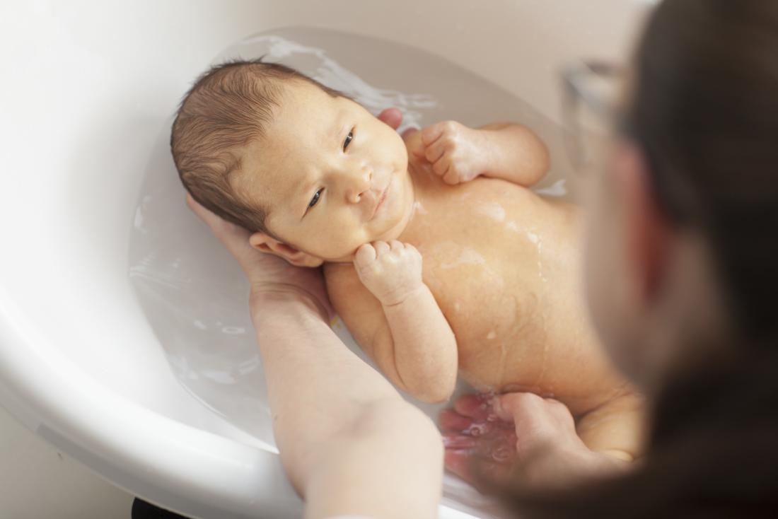 bathing-baby-in-water
