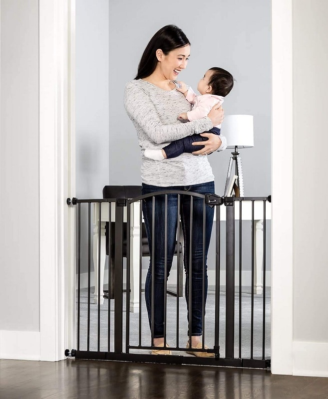 Regalo Easy Step Arched Decor Walk Thru Baby Gate